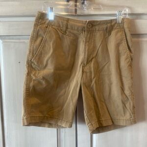 Old Navy men’s khaki shorts